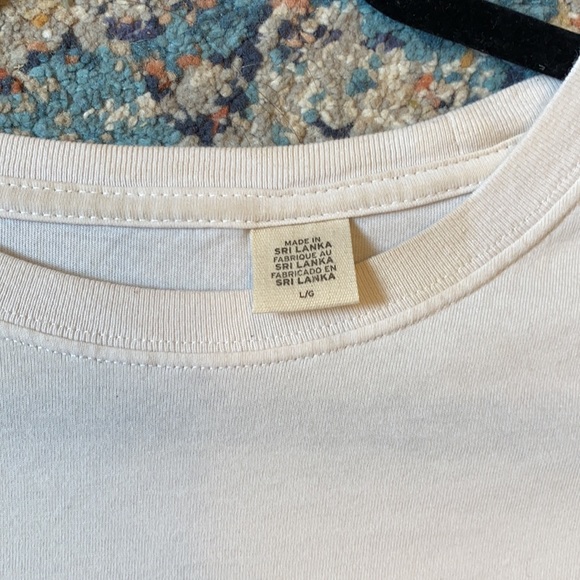 Levi’s Graphic Tee - Picture 2 of 3